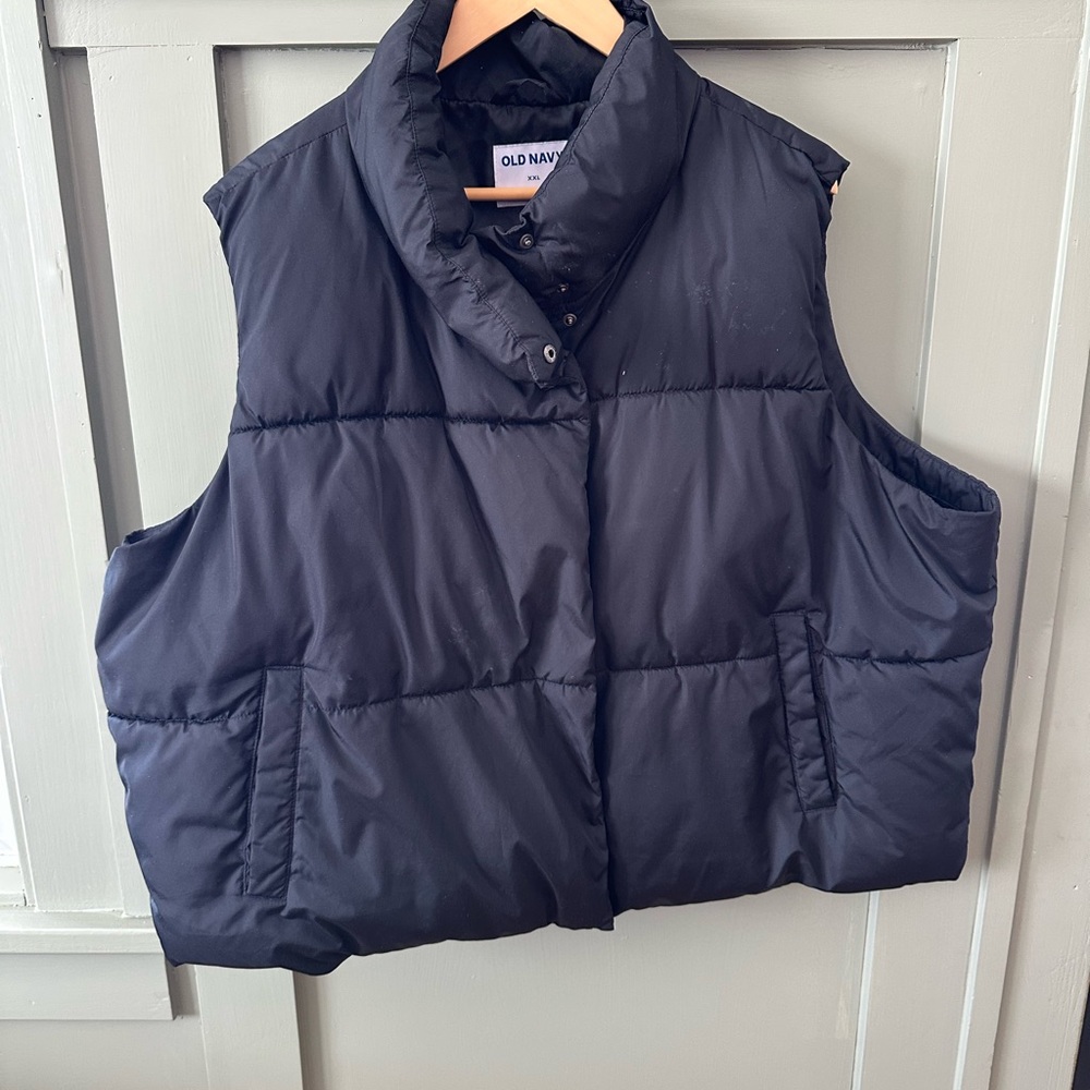 Old Navy Women's Navy Puffer Vest